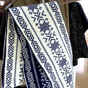 Life After Denim black&white ugly Christmas scarf